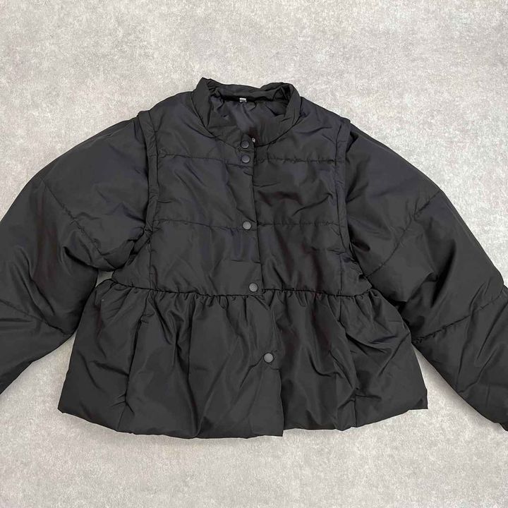 画像: フードも取り外し可能