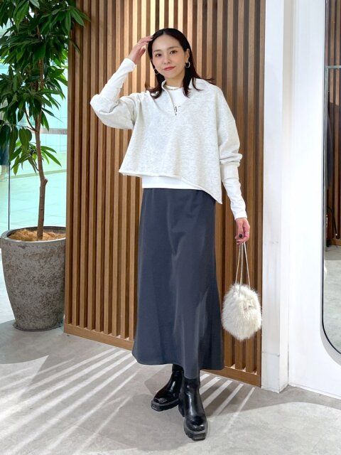 スウェットとスカートのコーデ2