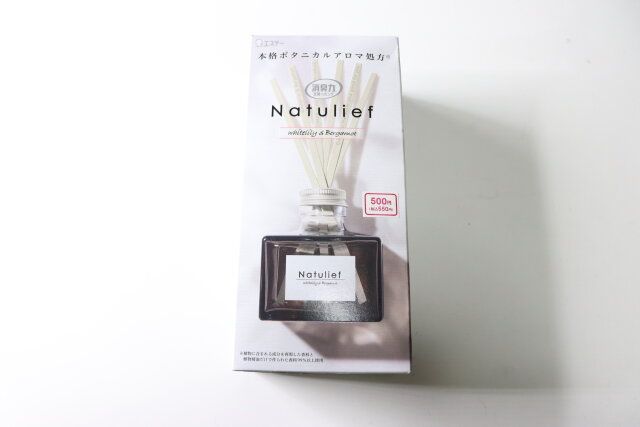 ダイソーの消臭力 ナチュリーフ リードディフューザーのパッケージ