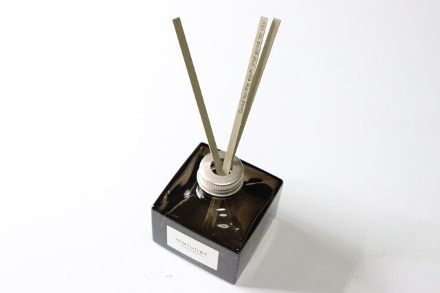 ダイソーの消臭力 ナチュリーフ リードディフューザーのデザイン