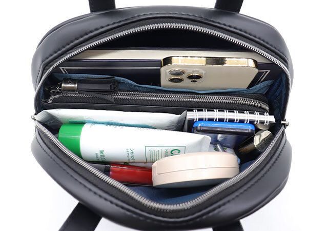 リンネル3月号 付録 ADIEU TRISTESSE kazumi 黒バッグ 容量