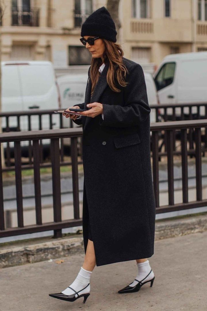 画像: 黒を基調としてシックな装いへと誘導