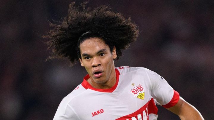 日本期待の20歳大器、海外で3試合連続ベンチ外…二軍行きの理由を監督が説明