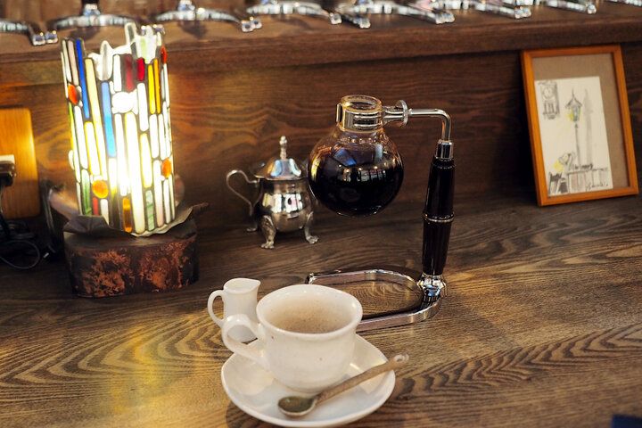 横浜・六角橋のレトロな喫茶店でほっこり珈琲タイム♪ 時を忘れる隠れ家「珈琲文明」へ