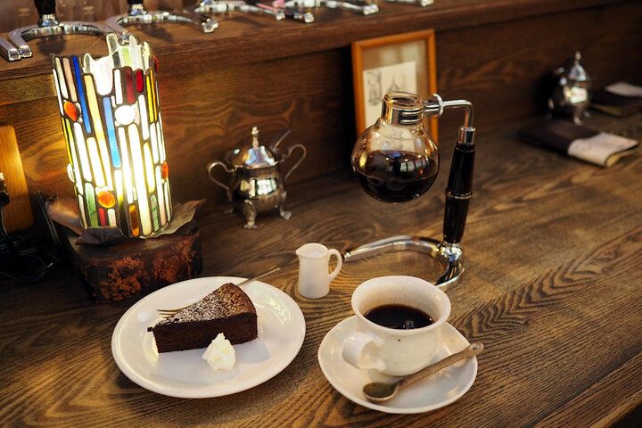 横浜・六角橋のレトロな喫茶店でほっこり珈琲タイム♪ 時を忘れる隠れ家「珈琲文明」へ