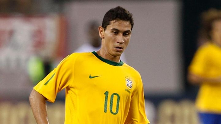 日本人の同僚だった35歳の元ブラジル代表、心筋炎で離脱…重篤なウイルス感染が原因か