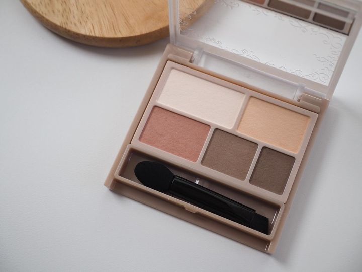 画像: ひとつで3役。簡単にバランスのいいメイクが完成