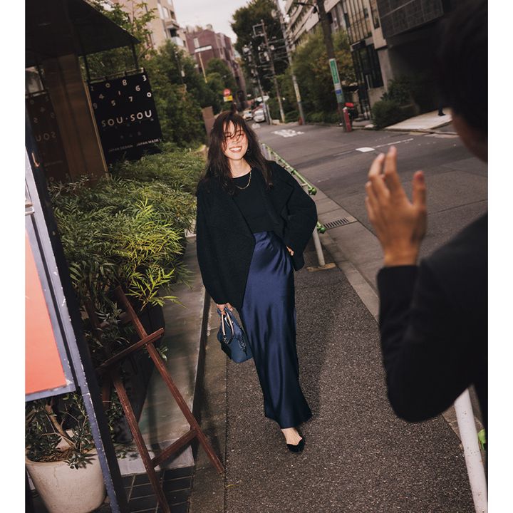 艶ありスカートは華やかさをプラス