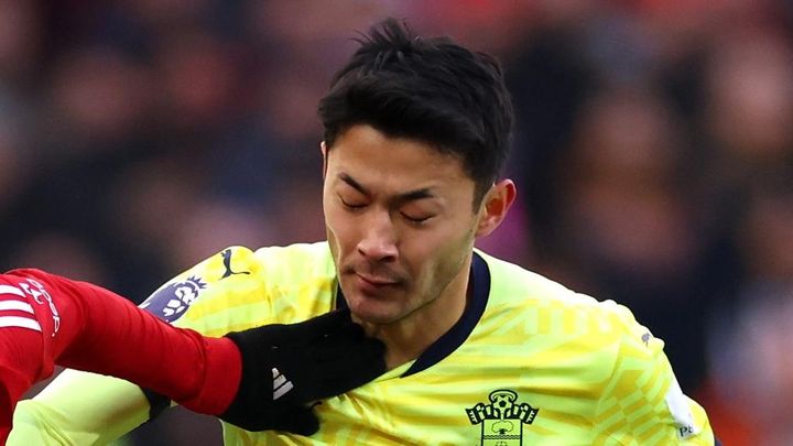 24歳日本代表の所属チーム、欧州でダントツ最下位…監督は「ガキみたいな失点」