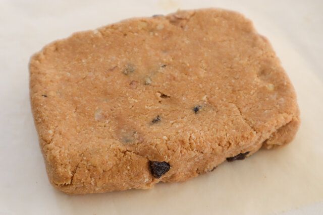 生地を長方形に生地をまとめる。