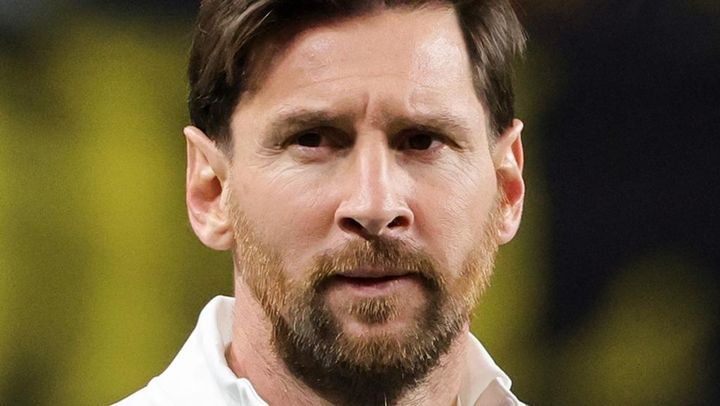 37歳メッシ、2025年初ゴールも大ブーイング！敵ファンにドヤ顔ポーズで応戦