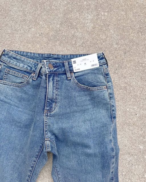 スリムフレアジーンズのウエスト部分