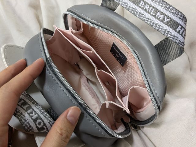 ポーチが開いた状態