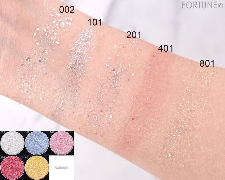 ANNA SUI（アナ スイ） グリッター アイカラー...