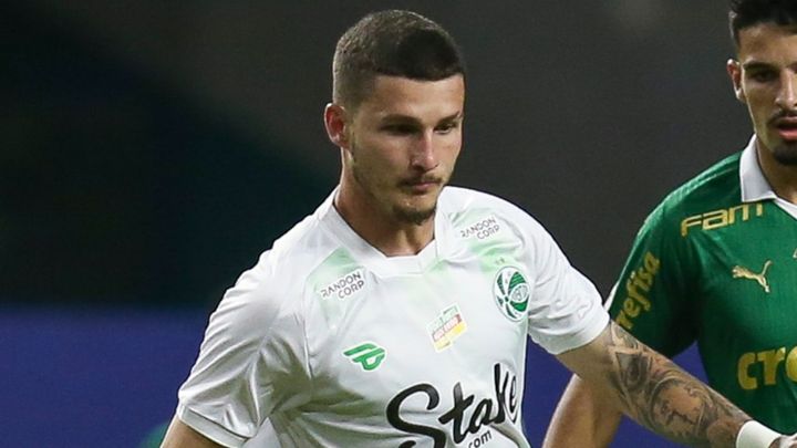 Jリーグ屈指の名門チーム、新外国人助っ人の移籍金が判明…史上最大の売却！？