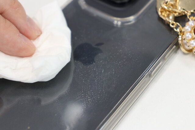 ダイソー アクリルシールミラー 2P 汚れを拭き取る