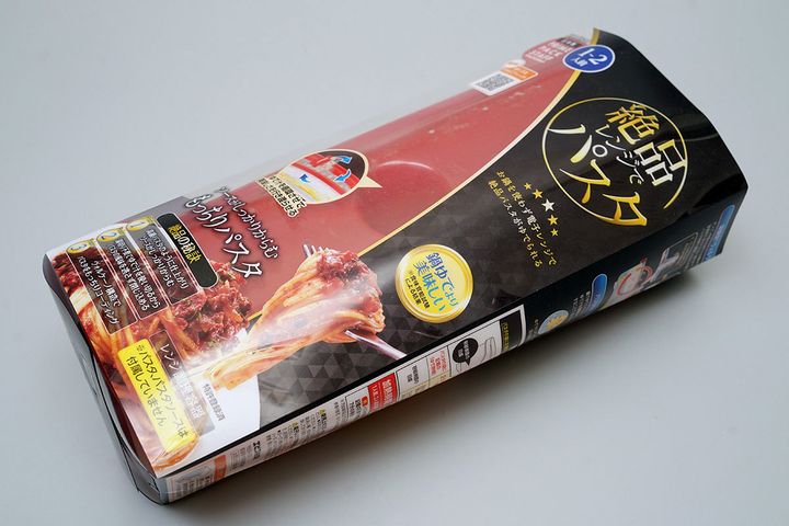 独自のヴォルケーノ構造で同じ電子レンジ調理でもパスタをもっちりと仕上げるというエビスの「絶品レンジでパスタ」は実勢価格600円程度とコスパもよし。