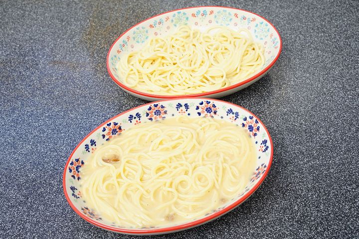 今回はカルボナーラソースで試食したのですが、クリーム系のソースで食べるなら「絶品レンジでパスタ」で調理するのがおすすめです。