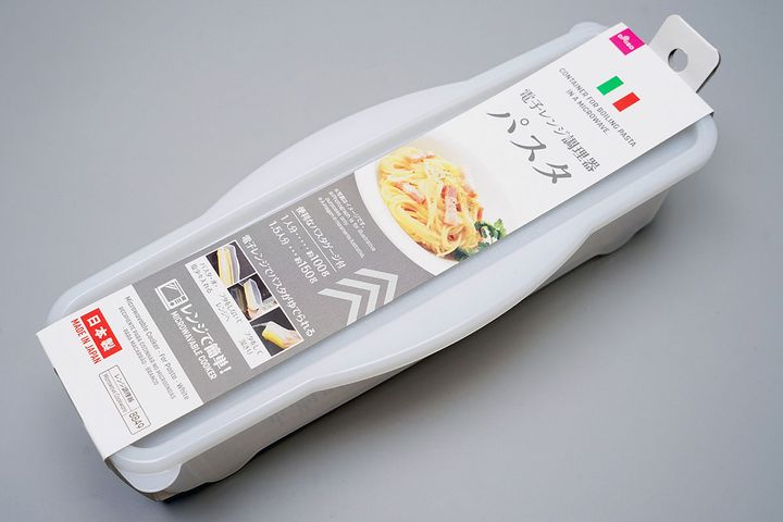 ダイソーの「電子レンジ調理器 パスタ」税込110円。すでにもっていて愛用しているという方も多いのでは？