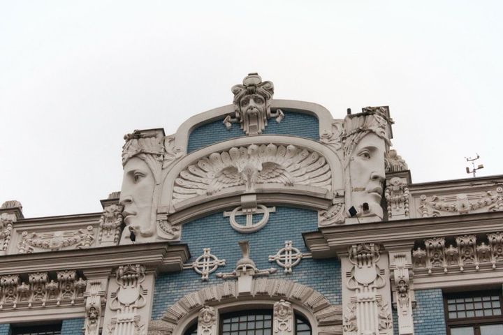 自然と歴史に彩られた国、ラトビア・リーガ探訪【トラムのある街】