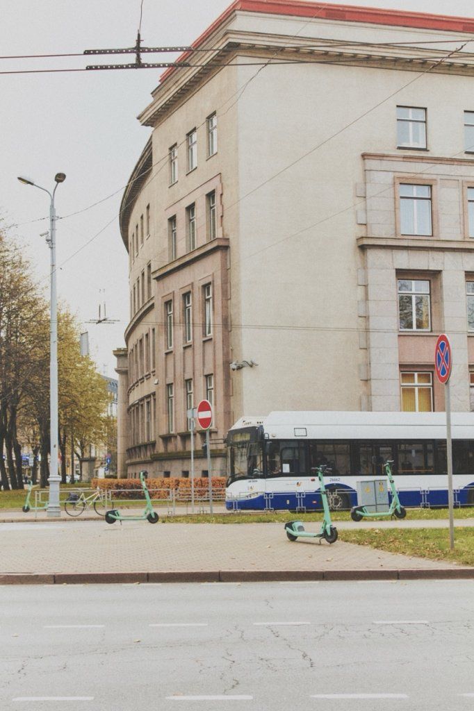 自然と歴史に彩られた国、ラトビア・リーガ探訪【トラムのある街】