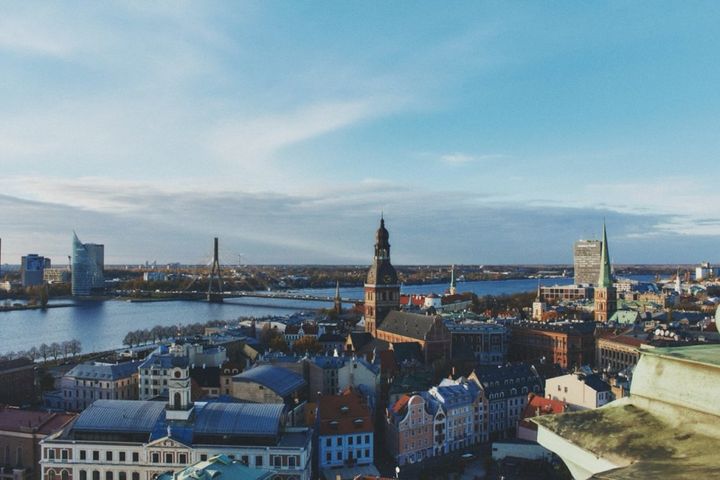 自然と歴史に彩られた国、ラトビア・リーガ探訪【トラムのある街】