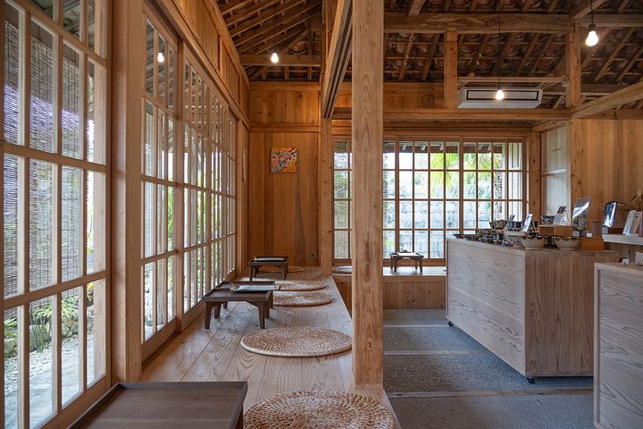 風情あふれる店内にいると、時間がゆっくりと流れているように感じる