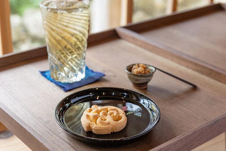 卵の卵黄のみを使用することで、まろやかな味わいに仕上がる