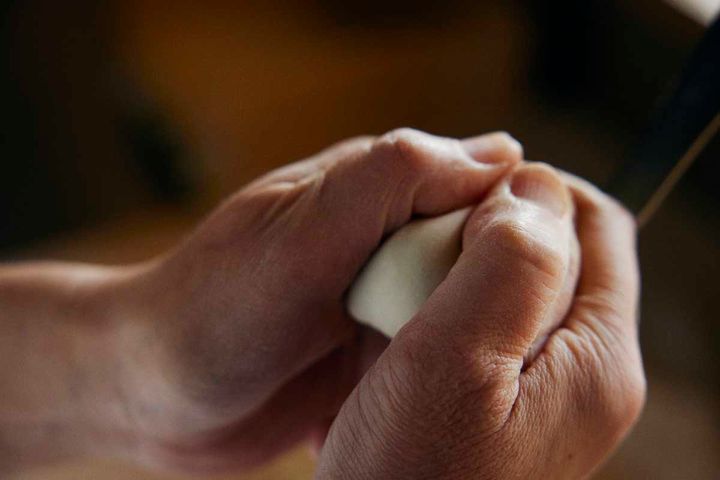 餃子を包む様子