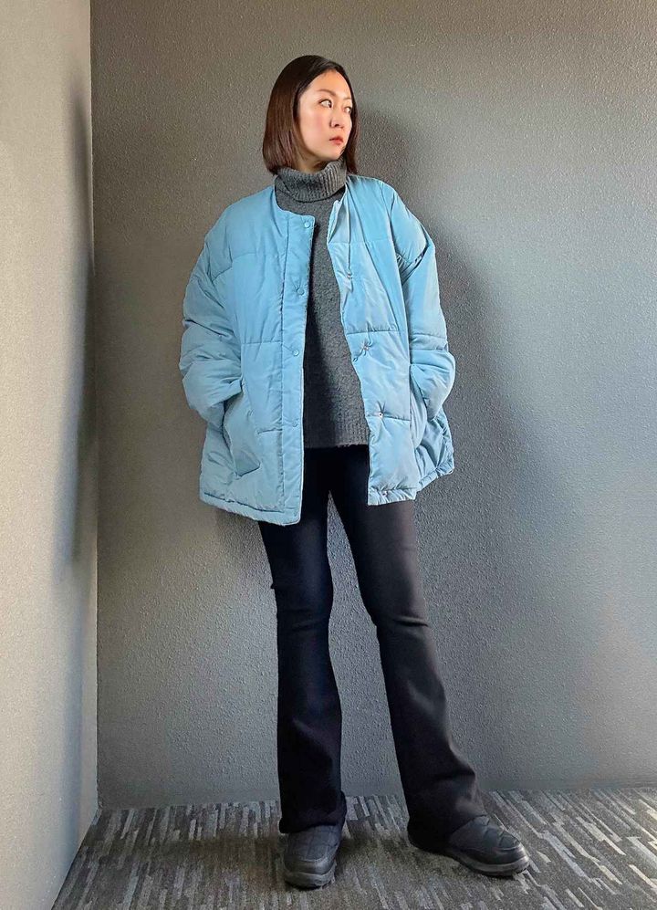 画像: ボリュームのあるカラーダウンと合わせて