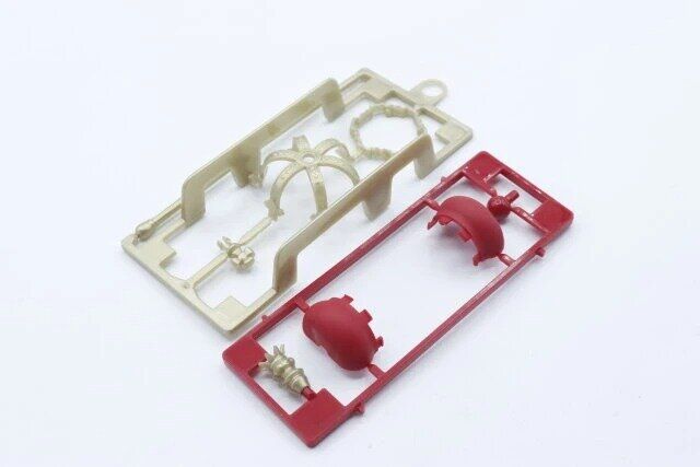 ダイソーのミニチュア 王冠と杖3