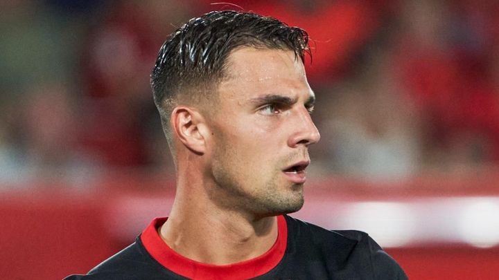 日本代表選手の同僚、顔面タックルで病院送り…監督は相手選手に激怒