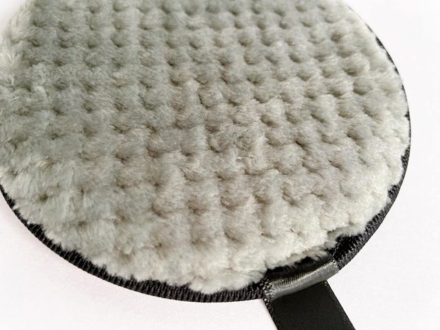 ダイソーの「水、ぬるま湯だけでメイクが落とせる メイク落としパフ」