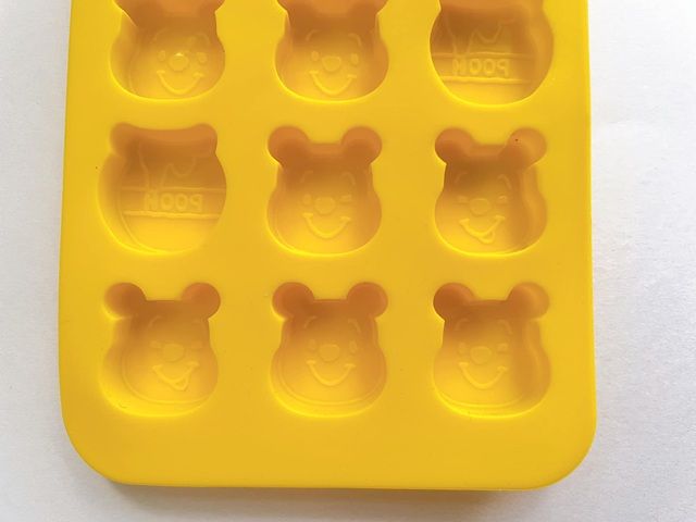 ダイソー シリコーン チョコモールド くまのプーさん
