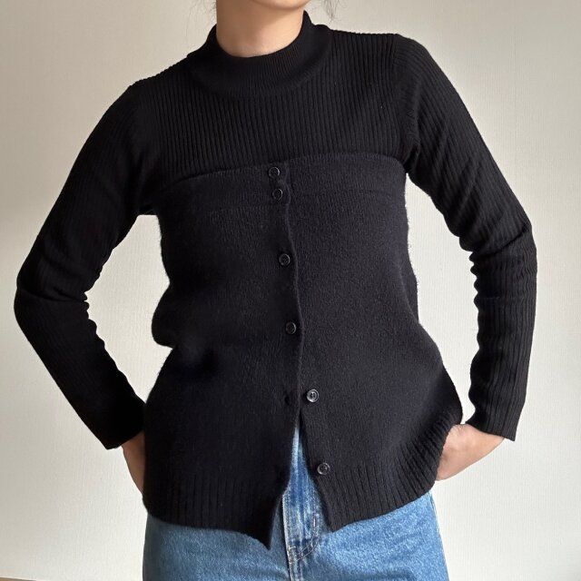 LIAN 2WAYニットベアビスチェ ブラック着用 下部分のボタンをはずす