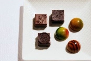 アマゾニア「ボンボンショコラ森林 BOX（6個入り」3101円