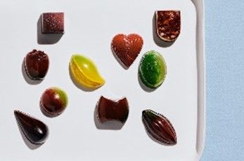 浪漫須貯古齢糖（ロマンスチョコレート）「ボンボンショコラアソート 10（10個入り）」4752円 ※松屋銀座限定