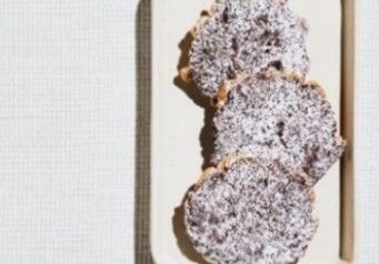 田中屋せんべい総本家「カカオとピーナッツのお煎餅 かささぎの（5枚入り）」4320円