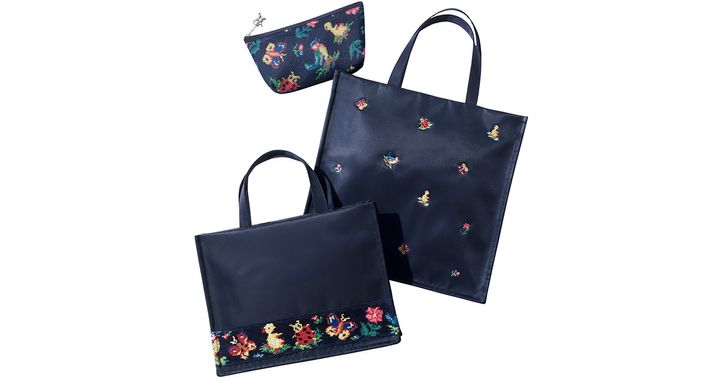 フェイラーのネイビーベースのペンケースとスクエアバッグ2種