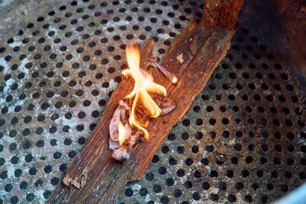 上級キャンパーが焚き火のやり方をやさしく解説！焚き火とソロストーブの手順のコツとは？