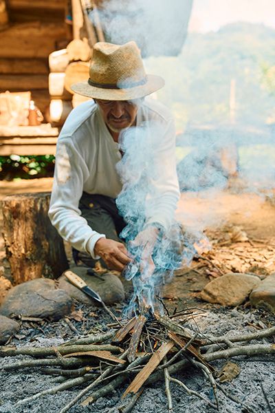 上級キャンパーが焚き火のやり方をやさしく解説！焚き火とソロストーブの手順のコツとは？