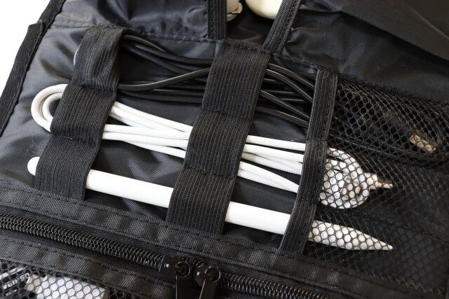 ダイソー ロール式ガジェットケース ベルト