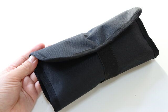 ダイソー ロール式ガジェットケース