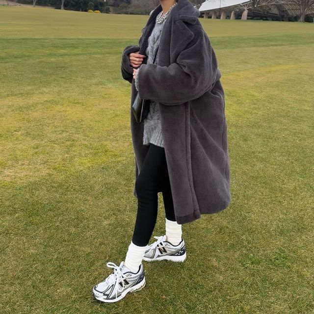 UNIQLOのオフホワイトの「ヒートテックソックス/リブパイル」×タイツ