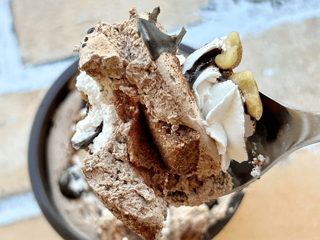 EKI na CAFE 2層仕立てのショコラケーキ スプーン