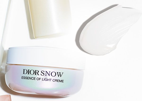 スノー エッセンス オブ ライト クリーム