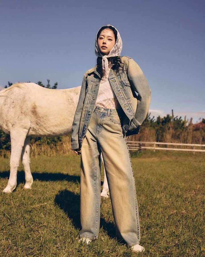 画像: セットアップで着こなすことでこなれ感を演出