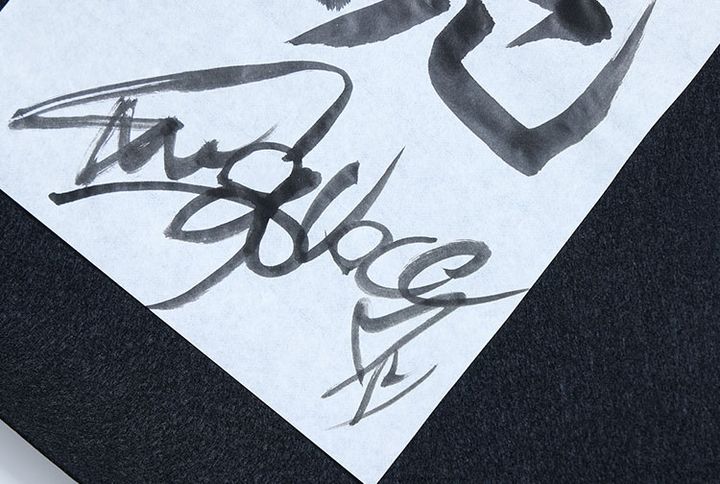 サインには「VOCE♡」