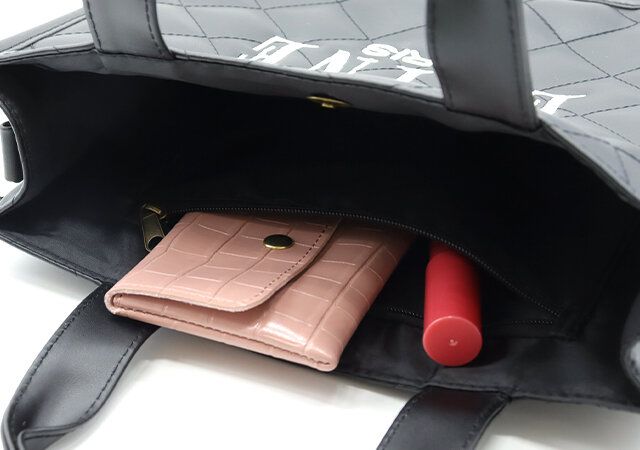 宝島社 ムック本 ÉPINE PARIS QUILTING BAG BOOK BLACK 付録 黒キルティングバッグ 内ポケット