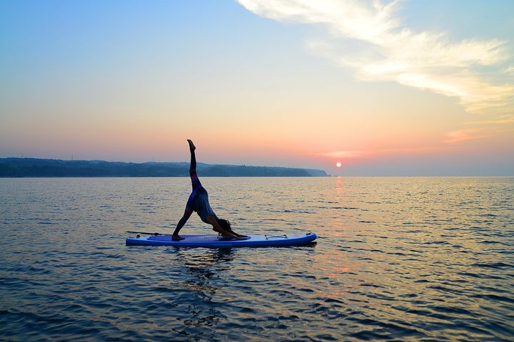 幻想的な雰囲気の中ヨガの体験ができる（画像提供：Calmly Okinawa）